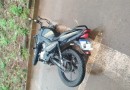 Carro e moto se envolvem em colisão no Novo Bairro e motociclista é conduzido ao hospital