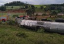 Caminhoneiro fica ferido após carreta tombar no Oeste de SC