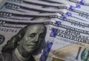 Dólar volta a fechar acima de R$ 4,90 com juros altos nos EUA