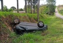 Mulher fica ferida em acidente na PR 566