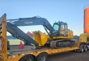 Nova escavadeira hidráulica reforça a Secretaria de Obras
