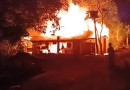 Residência fica totalmente destruída pelas chamas na comunidade de  Limeira