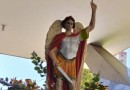 Procissão e bênção especial em homenagem a São Miguel Arcanjo são realizadas no centro