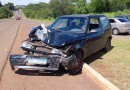 Frente de veículo fica destruída após acidente no trevo do centro de eventos