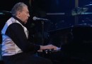 Morre Jerry Lee Lewis, pioneiro do rock and roll, aos 87 anos