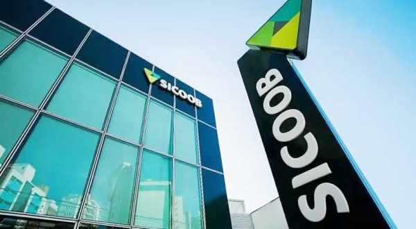 Sicoob é reconhecido como uma das principais instituições financeiras do Brasil em premiações 