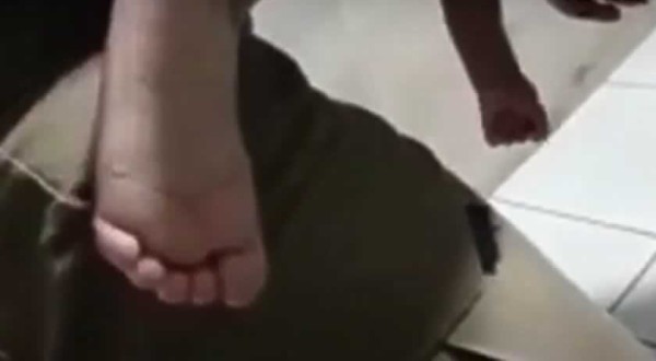 Bebê fica 12 minutos engasgada e é salva por policial