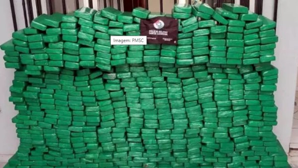 PRF apreende mais de 600 kg de maconha na SC-160