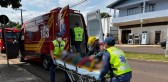 Ciclista fica ferido após se chocar contra parede de residência