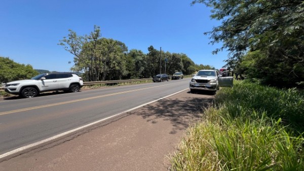 Engavetamento entre três veículos na BR-282 reacende alerta de moradores sobre segurança