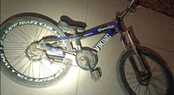 Polícia Militar recolhe bicicleta de procedência duvidosa durante abordagem