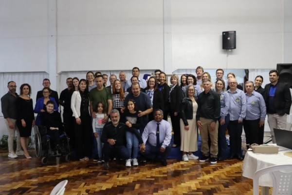 Primeira professora de Maravilha e a educadora com mais tempo de atuação são homenageadas no “11º Profissional Destaque”