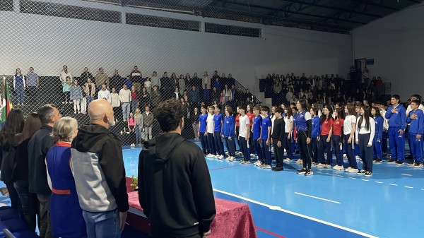 Esporte e integração reúnem quatro escolas nas Olimpíadas da Tia Jô