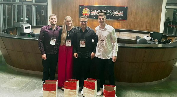 Estudantes de Direito da Unoesc São Miguel participam de estágio na Alesc