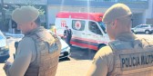 Homem agride adolescente em praça no centro