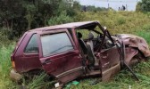 Passageira morre após carro sair da pista e capotar na SC-355