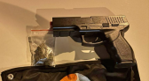 Motorista sem CNH foge da PM e é flagrado com maconha e simulacro de arma