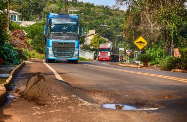 Recuperação da SC-163 entre Descanso e Iporã do Oeste deve iniciar na semana que vem