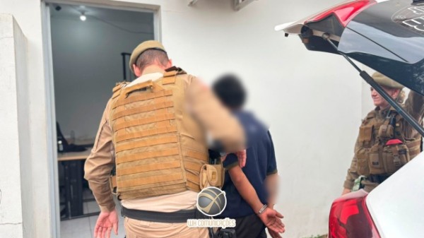 Homem é preso por furto após ser identificado por câmeras de segurança