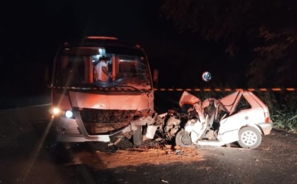 Condutor de carro emplacado em Guaraciaba morre em colisão com ônibus