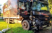 Homem morre em acidente com caminhão da banda Corpo e Alma na RS-342