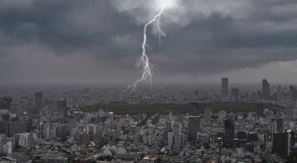 Temporais e ventos acima de 60 km/h colocam SC em alerta laranja, diz Defesa Civil