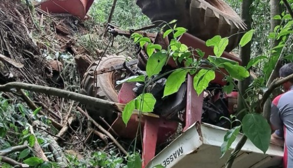 Idoso morre após capotar trator no interior do município