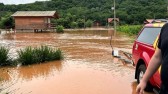 Forte chuva causa transtornos e registra alagamentos em ruas e casas da cidade e interior