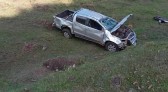 Veículo sai da pista, capota em ribanceira de 70 metros e deixa motorista ferido