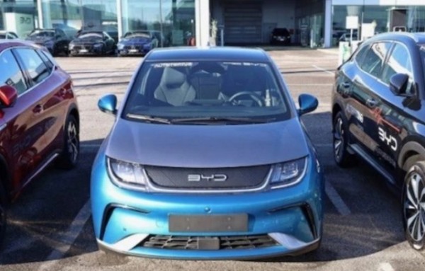 Carros elétricos ganham espaço e lideram lista dos mais desejados pelos brasileiros para 2026