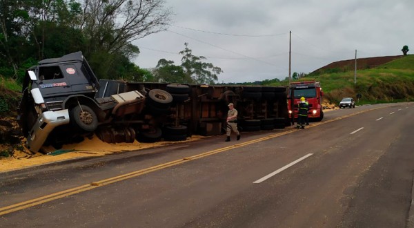 Outro grave acidente na curva da morte deixa motorista ferido