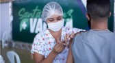SC mantém vacinação de adolescentes contra Covid e rejeita orientação do Ministério da Saúde