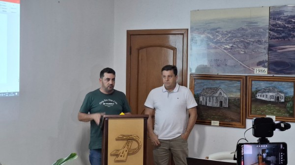 Atual administração realiza reunião para  apresentação de balanço financeiro