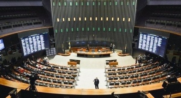 Câmara aprova projeto que eleva pena para crimes de furto, roubo e receptação