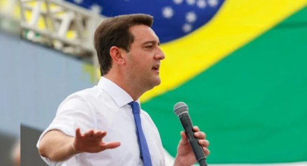 Ratinho Júnior lidera ranking nacional de aprovação entre governadores