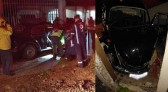 Fusca colide em muro de residência e condutor fica ferido