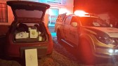 Polícia Militar apreende carro com 45 caixas de vinho argentino