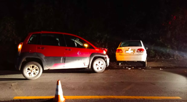 Colisão entre dois carros na BR-158 deixa cinco feridos