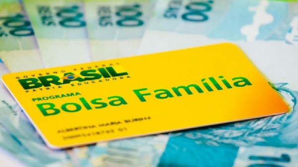 Beneficiários com NIS de final 6 recebem o Bolsa Família