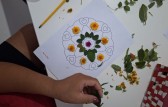 Colagem com elementos da natureza fortalece laços e estimula a criatividade no CAPS