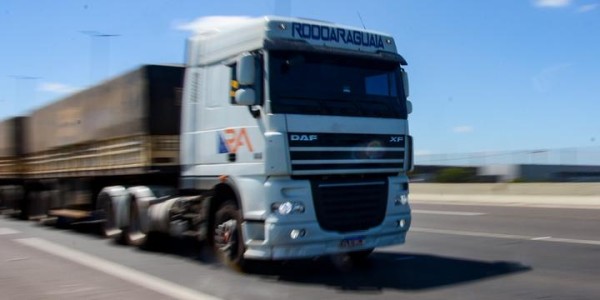 Volume de serviços prestados cai 1,6% em abril ante março