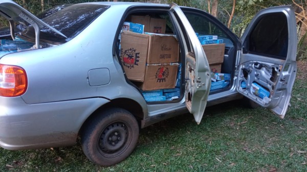 900 pacotes de cigarro contrabandeados são apreendidos pela Polícia Militar