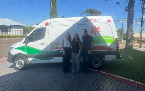 Município recebe nova ambulância equipada como UTI móvel