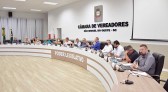 Em sessão da Câmara, prefeito faz prestação de contas e recebe questionamentos de vereadores