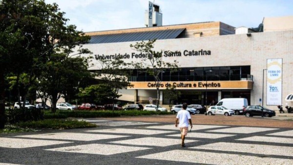 Com 26% de abstenção, mais de 6,8 mil candidatos são desclassificados do Vestibular Unificado em SC