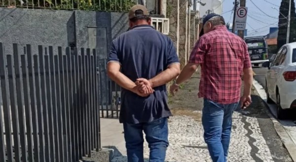 'Caseiro' é preso suspeito de estuprar filho dos chefes; vítima tem 8 anos