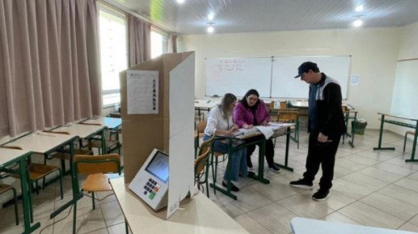 82% das cidades catarinenses votaram com urna eletrônica nas eleições do Conselho Tutelar