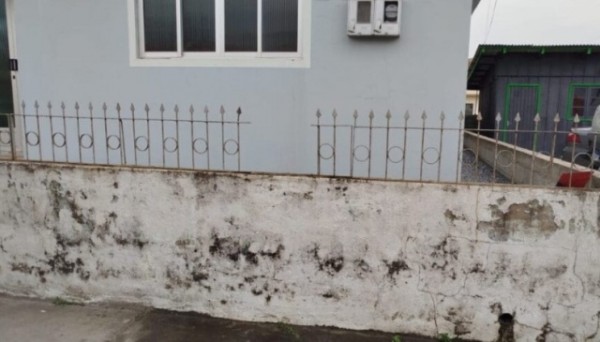 Morador morre ao cair sobre pontas de muro em SC