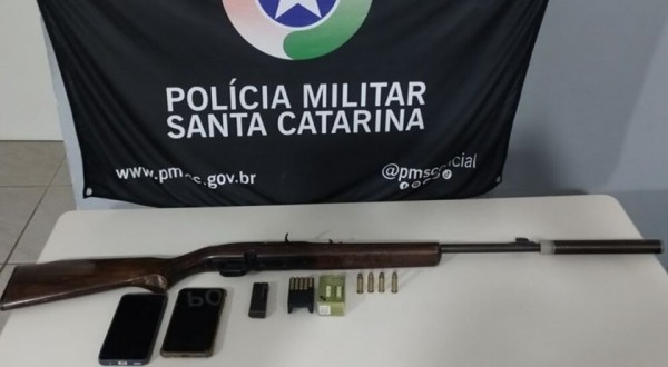 Polícia Militar captura foragido e apreende arma ilegal