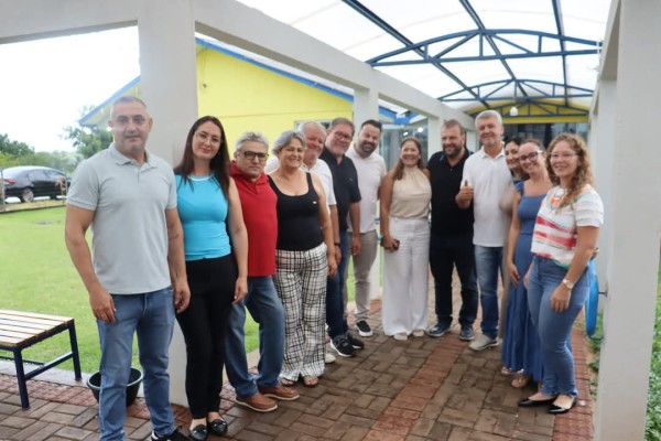 Secretário de Desenvolvimento Social e Família Rogério Carboni visita Lar Bom Jesus e destaca excelência no atendimento aos idosos